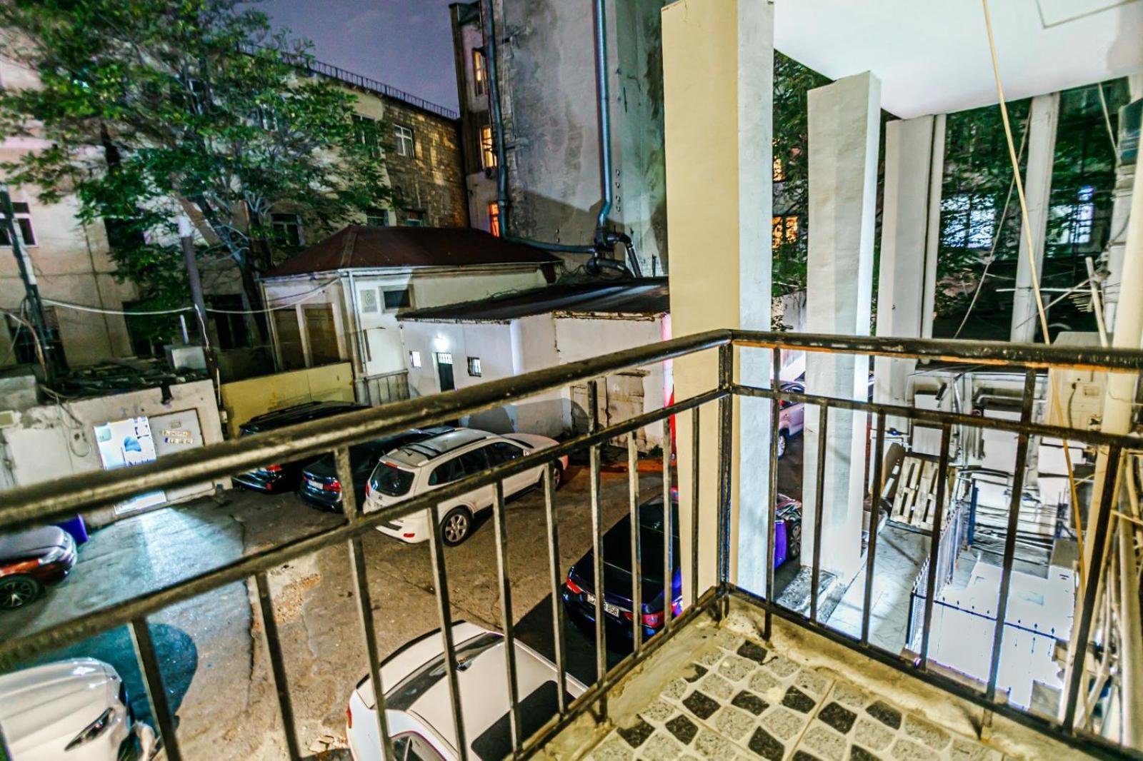 M Estate. 2 Room Home in Targovu Bakú Exterior foto